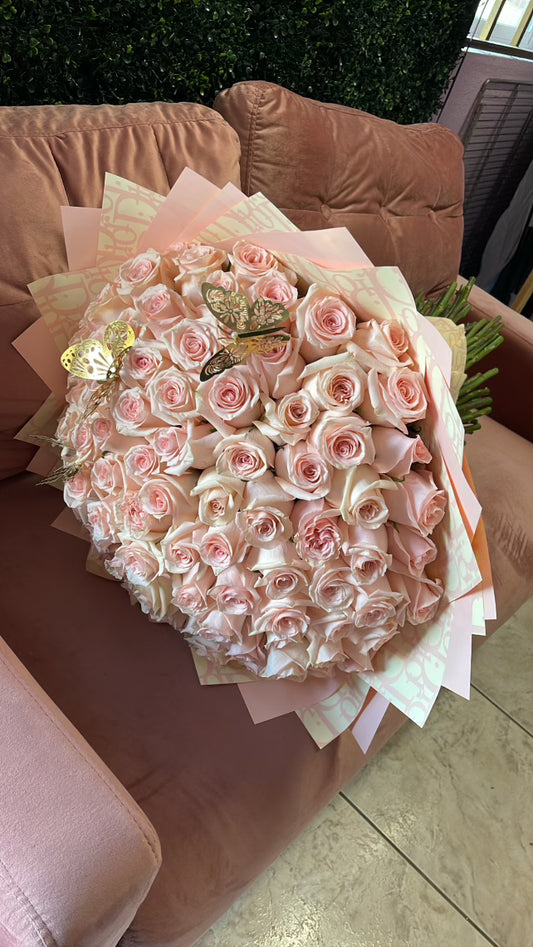 125 Bewitching Pink Roses Bouquet